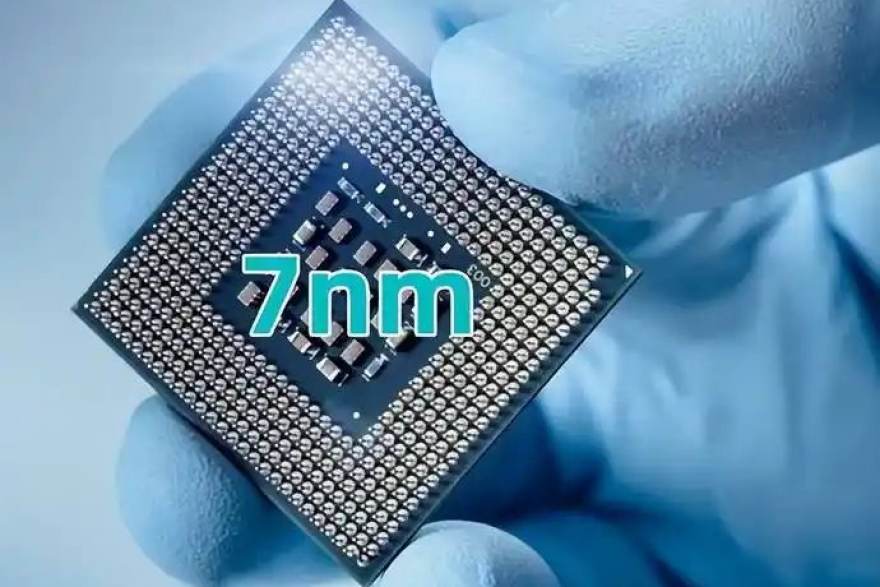 低调看球 AI 训练芯片架构示意图